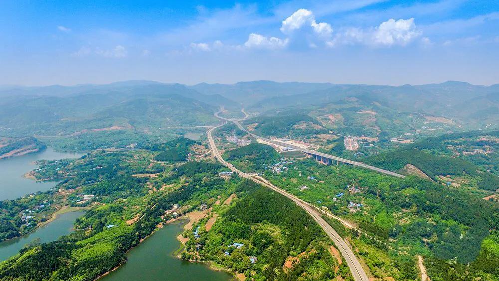 成都：一盤韌勁十足的大棋局